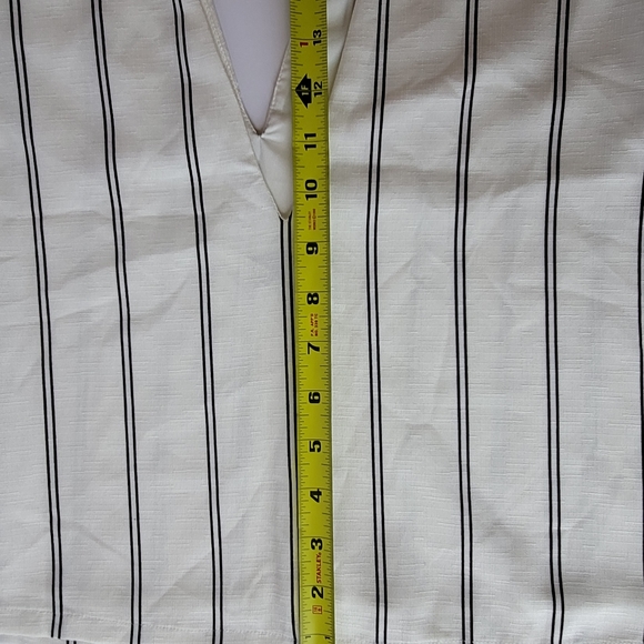 Tobi White Blouse Black Stripe Sleeveless 100% Pol - Picture 13 of 13